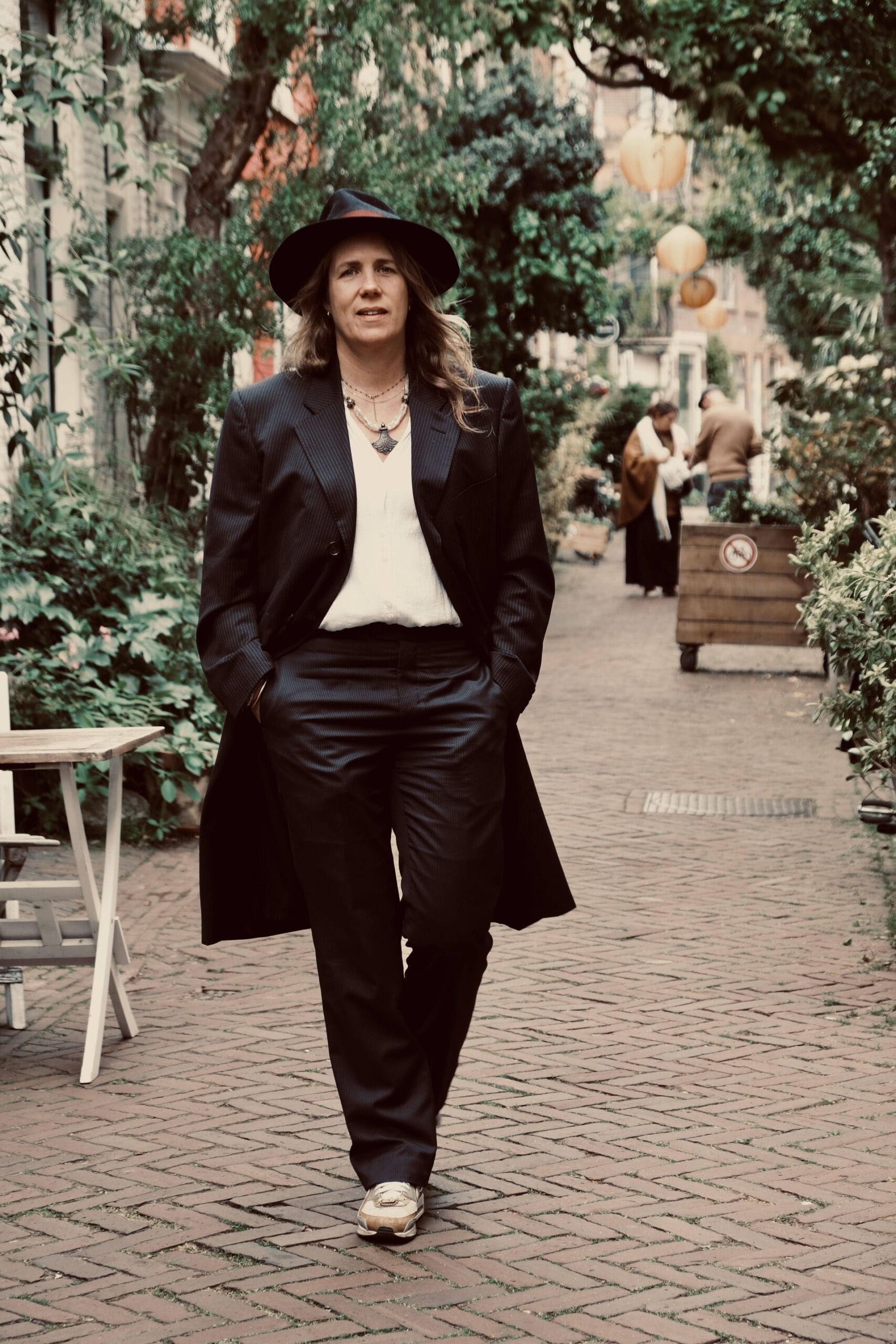 What she sees Janine de zeeuw RS scaled